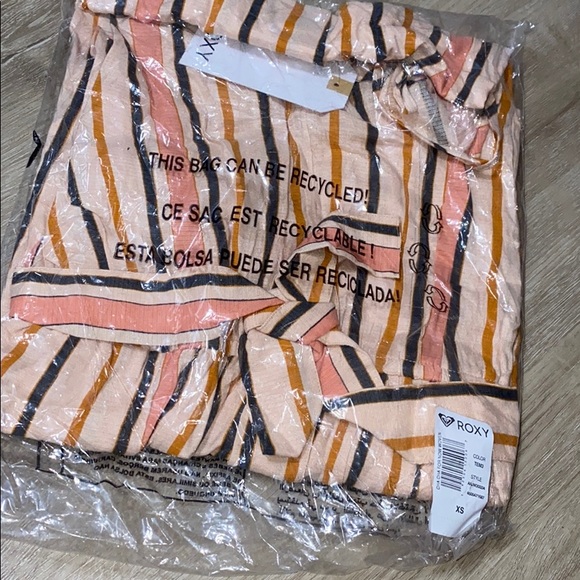 🌼 Roxy women’s Cha Cha for now jumpsuit 🌼 - Picture 3 of 3